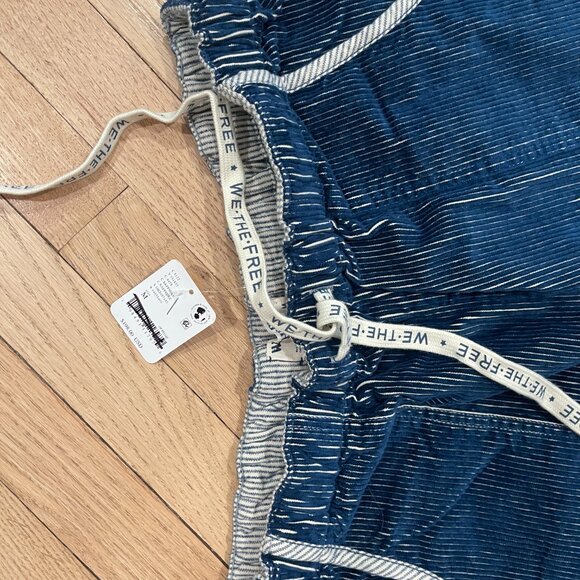 We The Free Amethyst Wide Leg Pull On Jeans NWT Size Medium - Picture 8 of 11